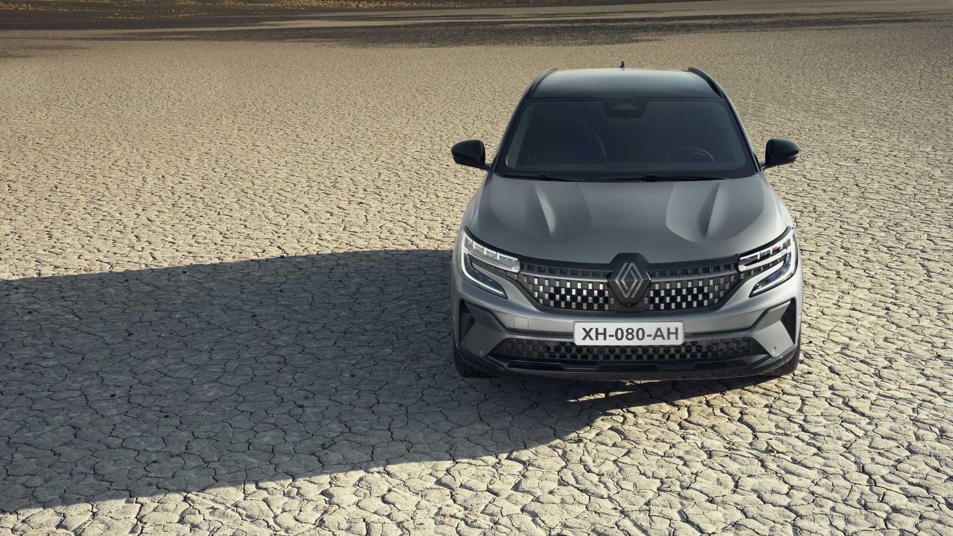 Renault Austral: le immagini ufficiali