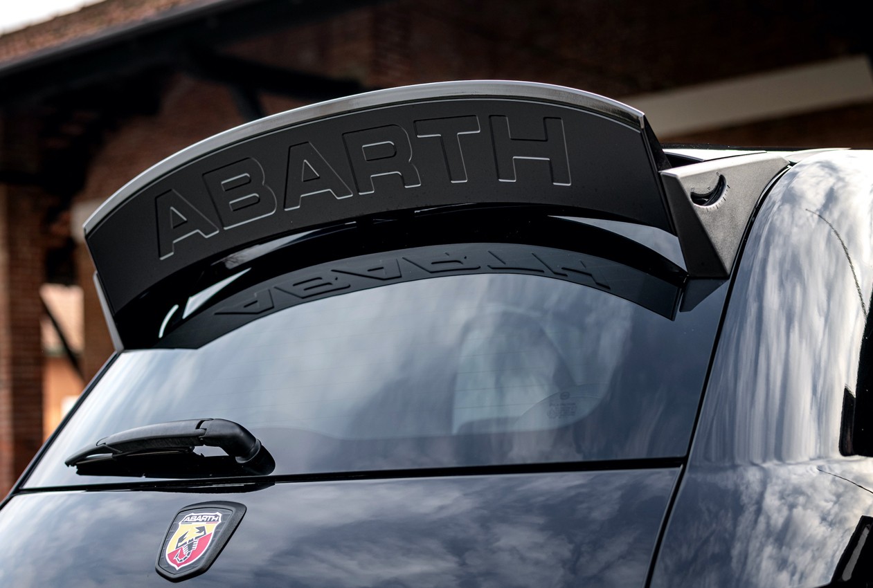 Abarth 595 e 695 2022: immagini ufficiali