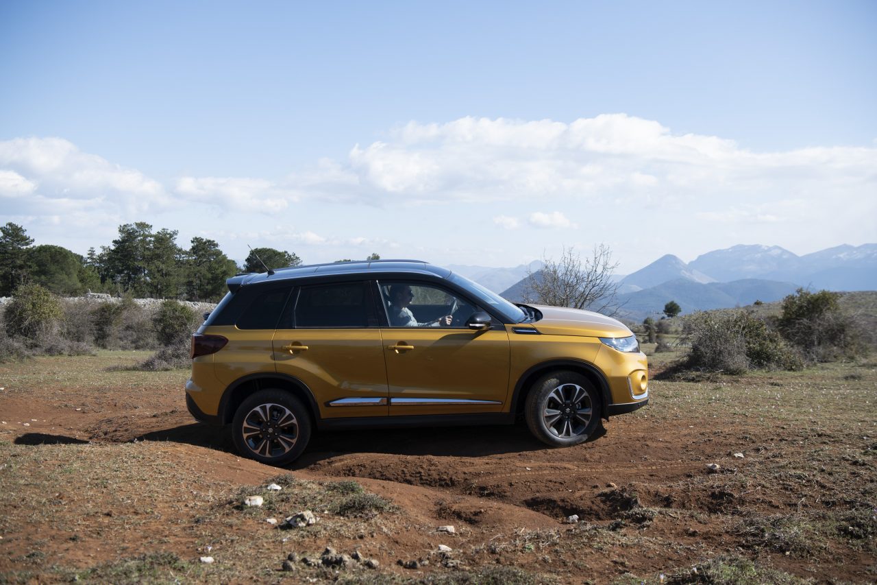 Suzuki Vitara 1.5 140V: le immagini