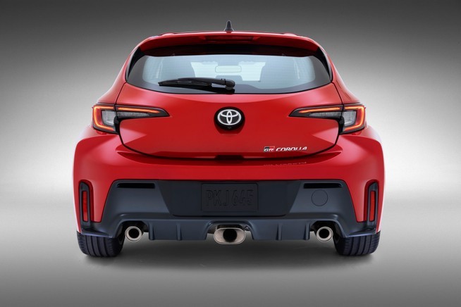 Toyota GR Corolla: le immagini ufficiali