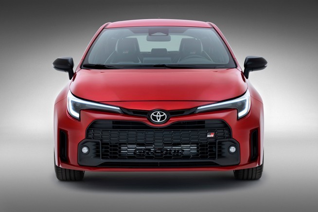 Toyota GR Corolla: le immagini ufficiali