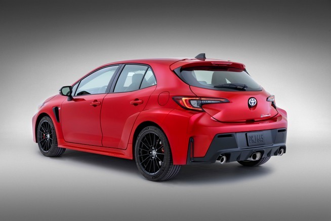 Toyota GR Corolla: le immagini ufficiali