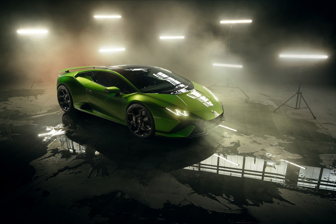 Lamborghini Huracàn Tecnica 2022: immagini ufficiali