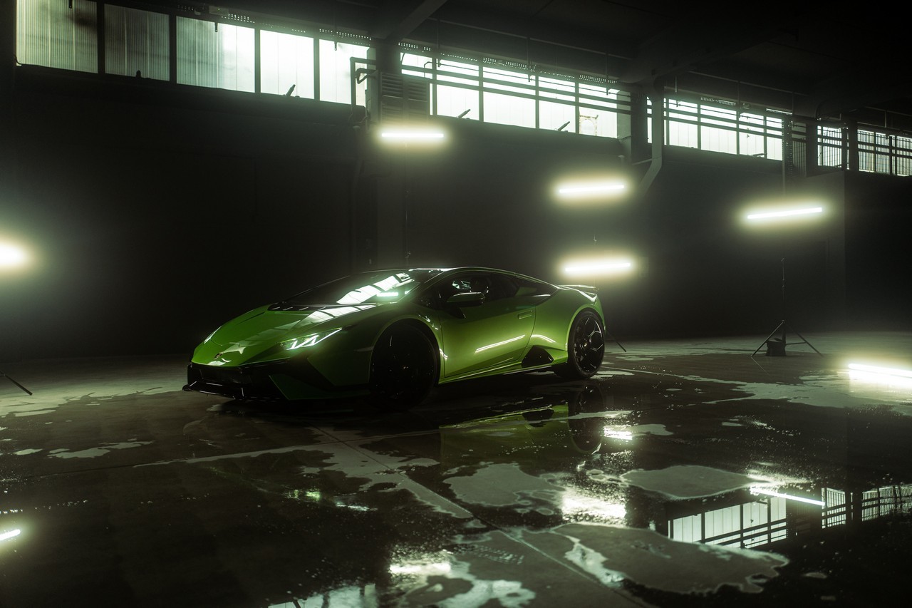 Lamborghini Huracàn Tecnica 2022: immagini ufficiali