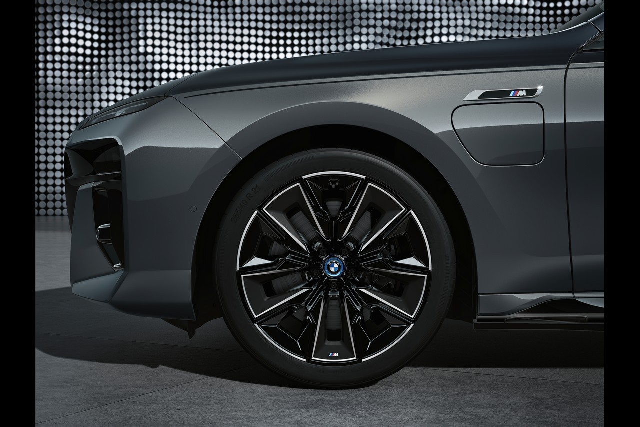 Bmw Serie 7 2022: immagini ufficiali