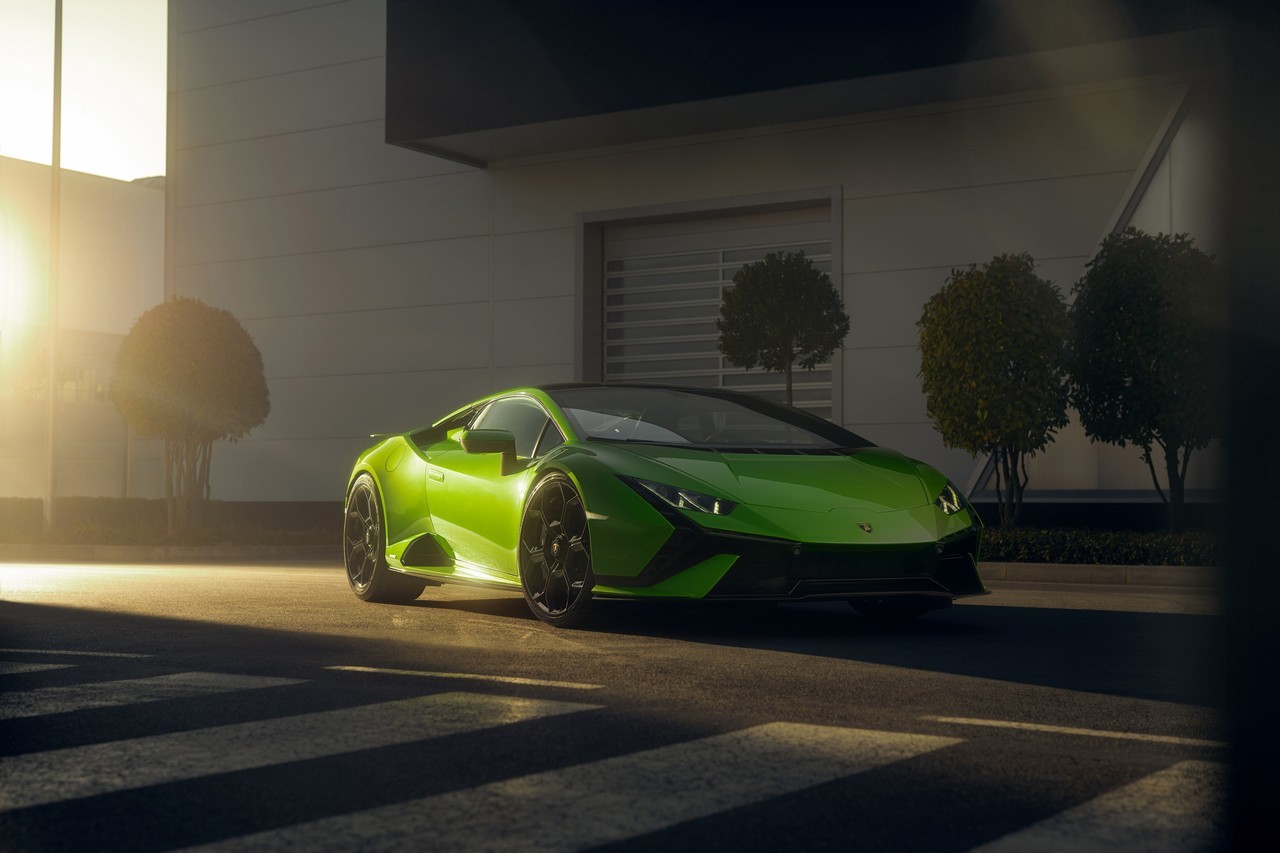 Lamborghini Huracàn Tecnica 2022: immagini ufficiali