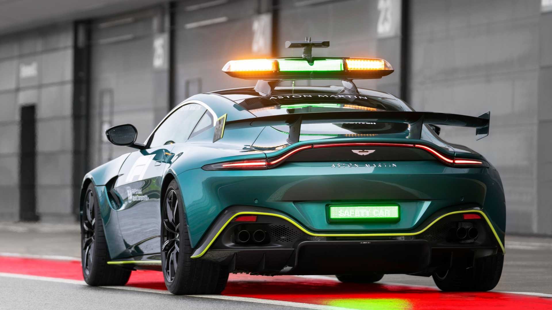 Aston Martin Vantage Safety Car F1: le immagini ufficiali