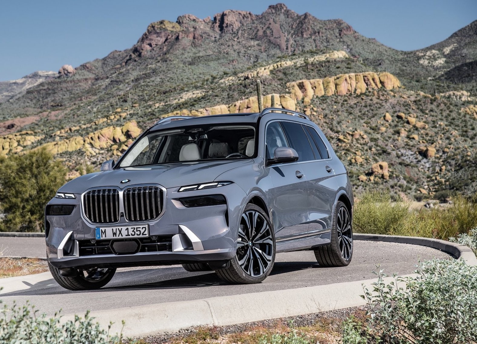 BMW X7 2022: immagini ufficiali