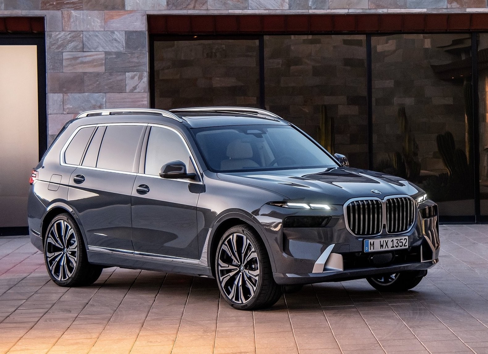 BMW X7 2022: immagini ufficiali