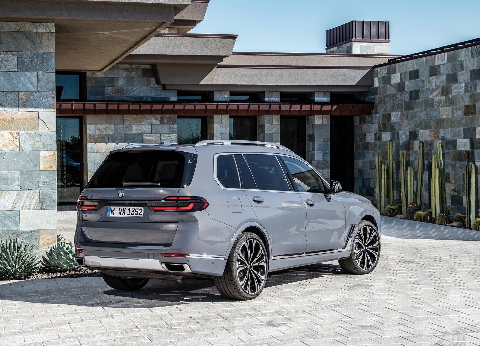 BMW X7 2022: immagini ufficiali