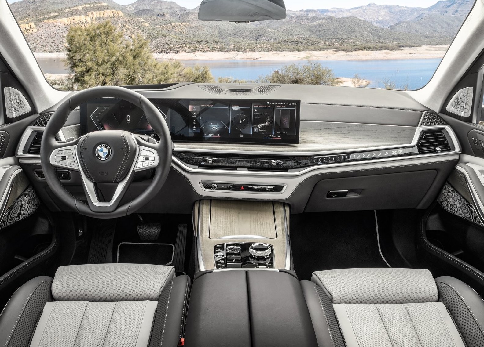 BMW X7 2022: immagini ufficiali