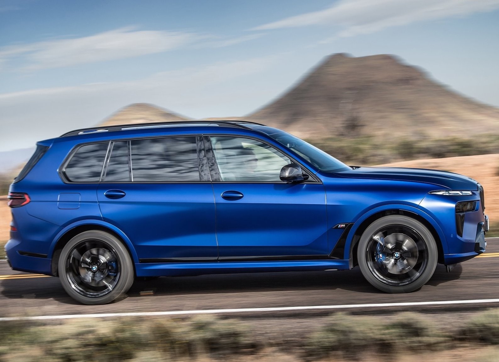 BMW X7 M60i xDrive: immagini ufficiali