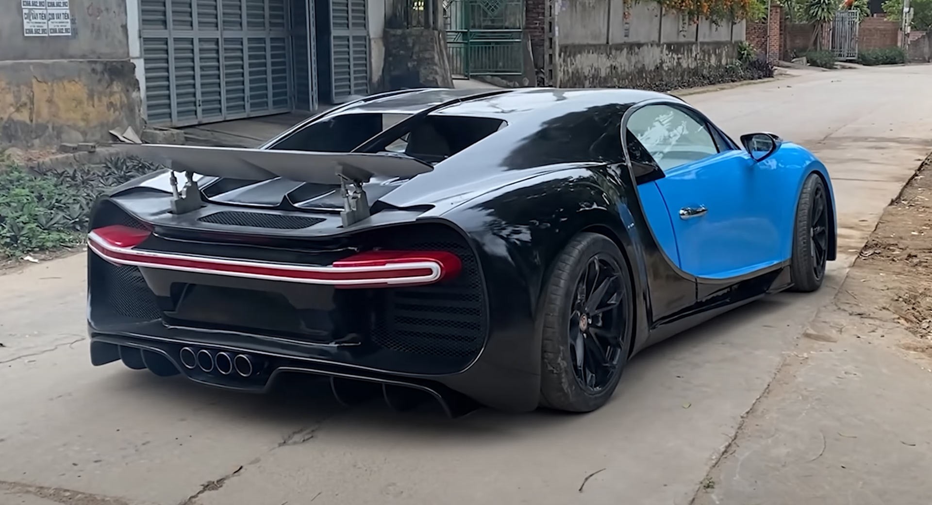 Relica Bugatti Chiron fatta in casa