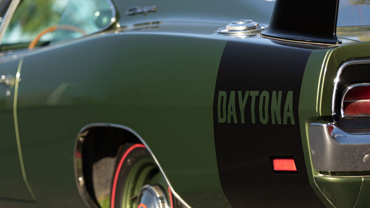 Dodge Charger Daytona: le immagini