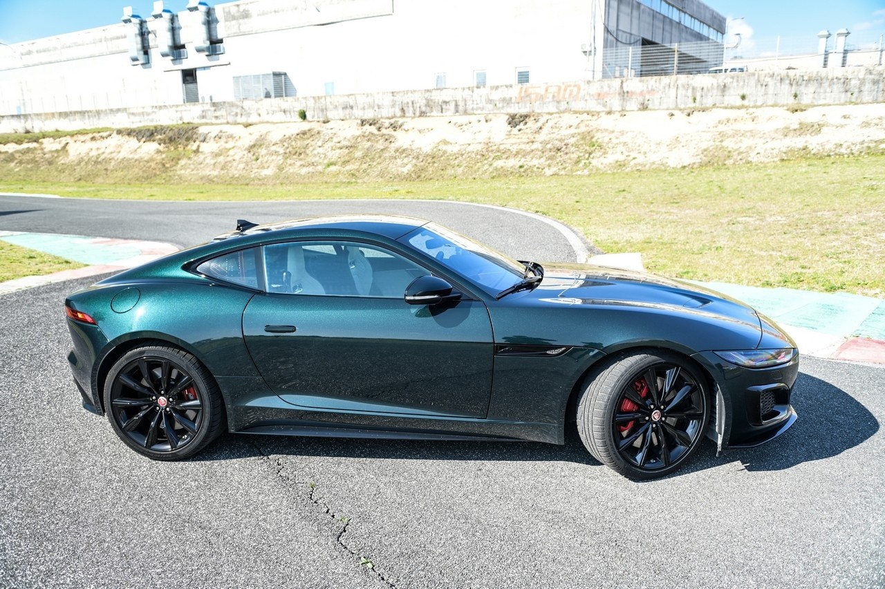 Jaguar F-Type 5.0 V8 R AWD: prova su strada