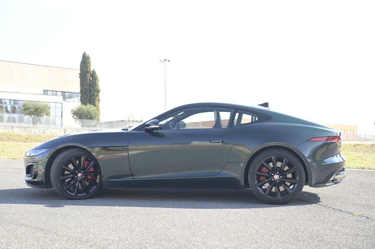 Jaguar F-Type 5.0 V8 R AWD: prova su strada