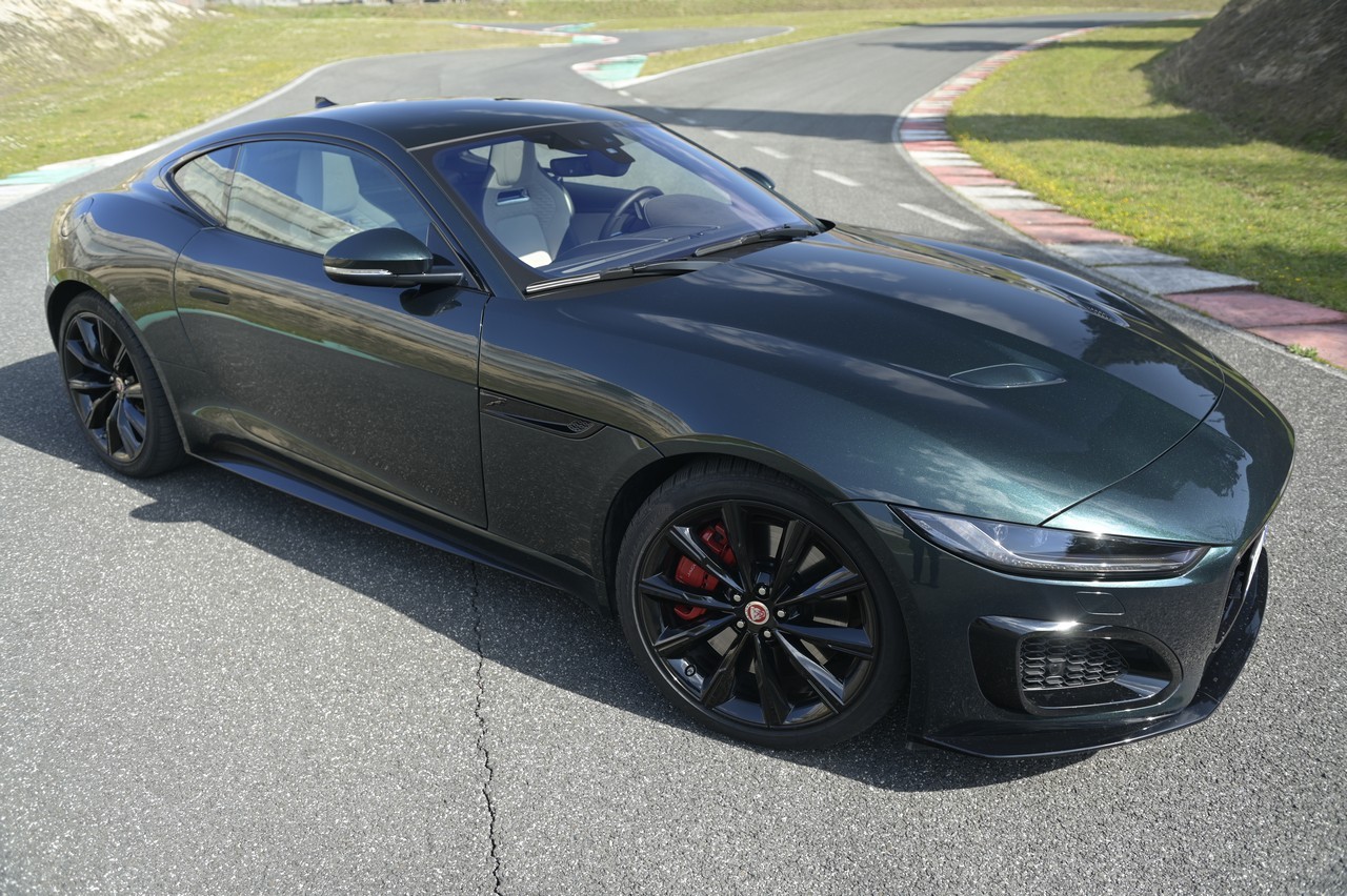 Jaguar F-Type 5.0 V8 R AWD: prova su strada