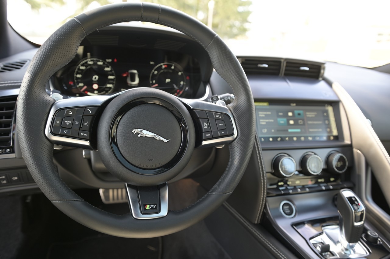 Jaguar F-Type 5.0 V8 R AWD: prova su strada