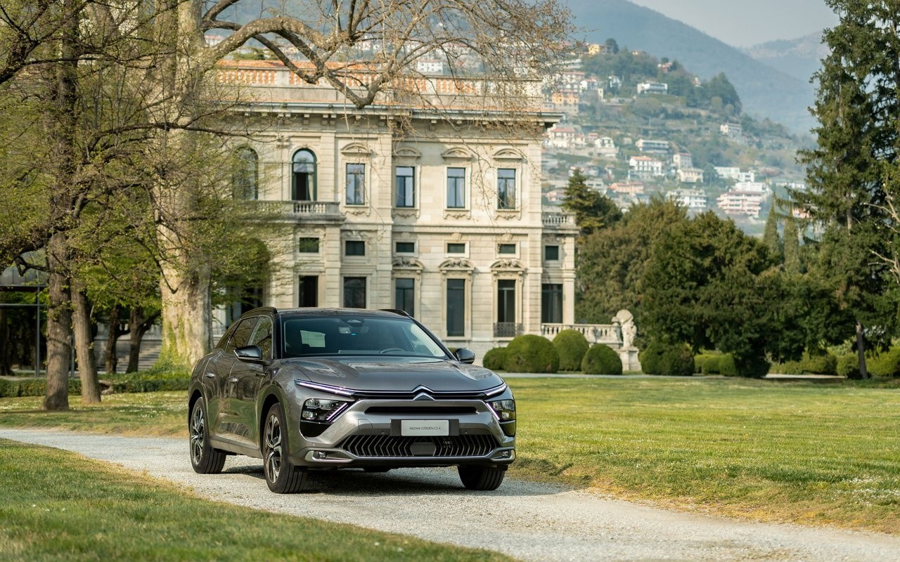 Citroen C5 AIRCROSS, MY AMI BUGGY CONCEPT e C5 X a Villa Erba: le immagini