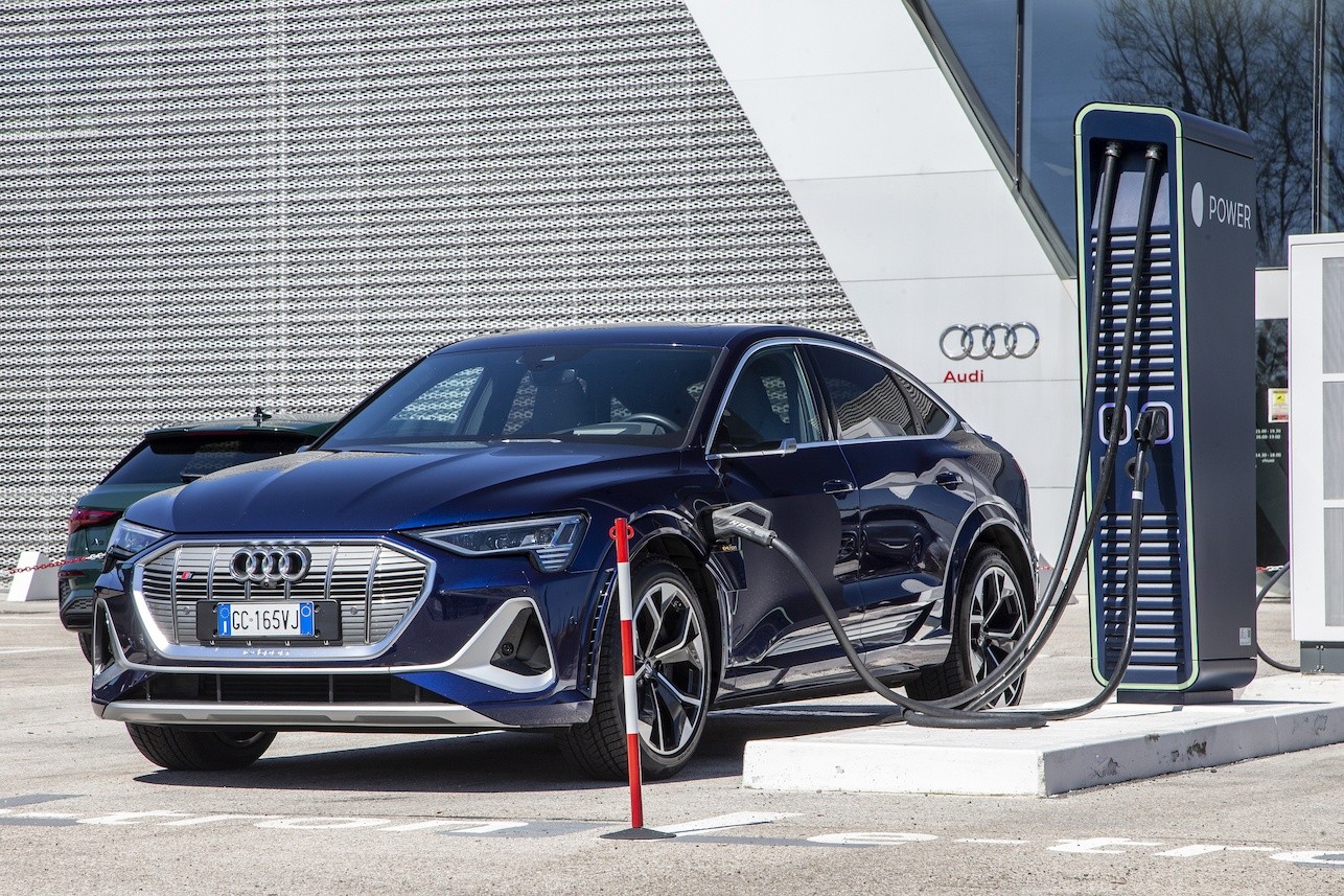 Audi: un viaggio in elettrico sfruttando la rete dei punti vendita