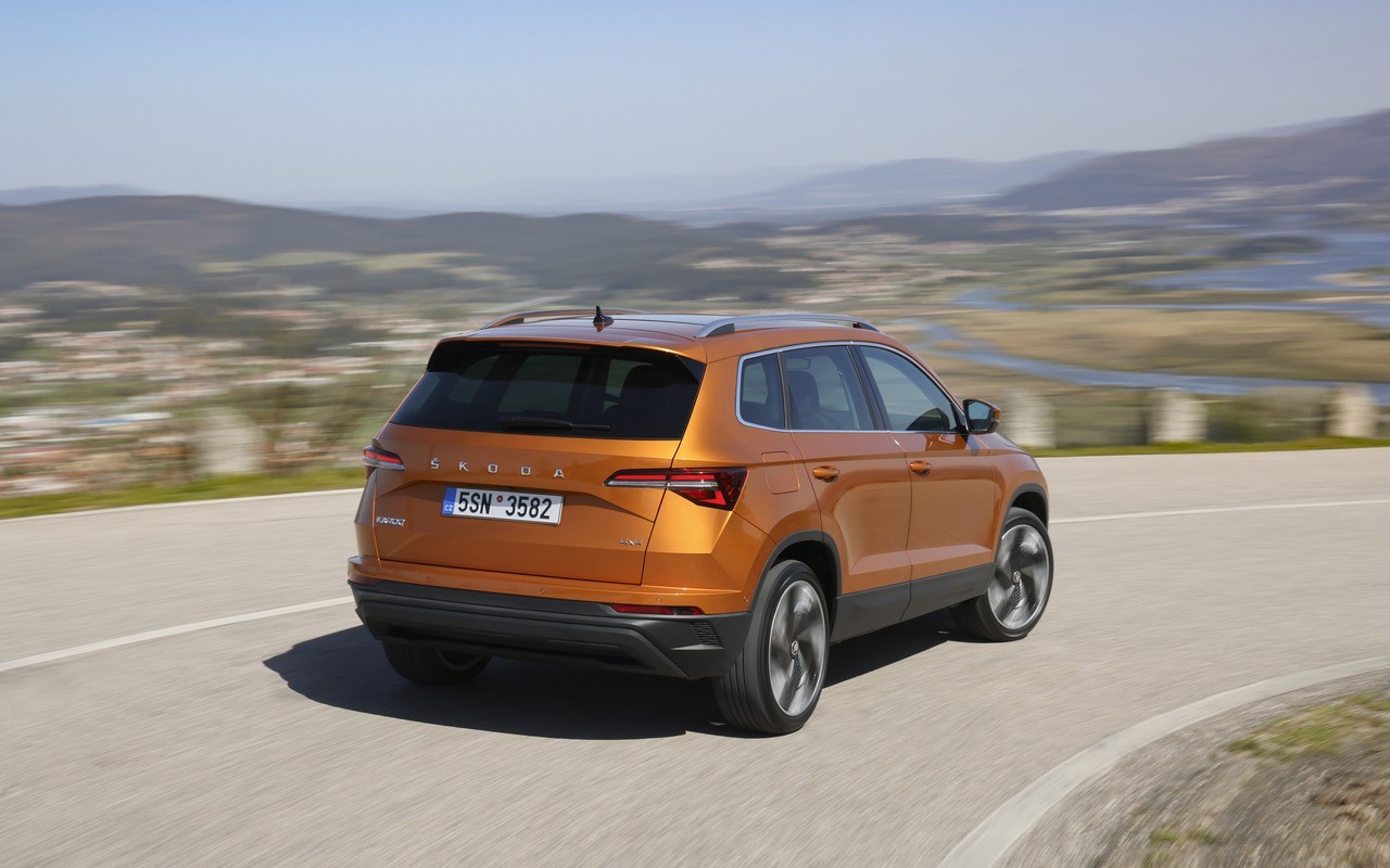 Nuova Skoda Karoq 2022: immagini ufficiali inedite