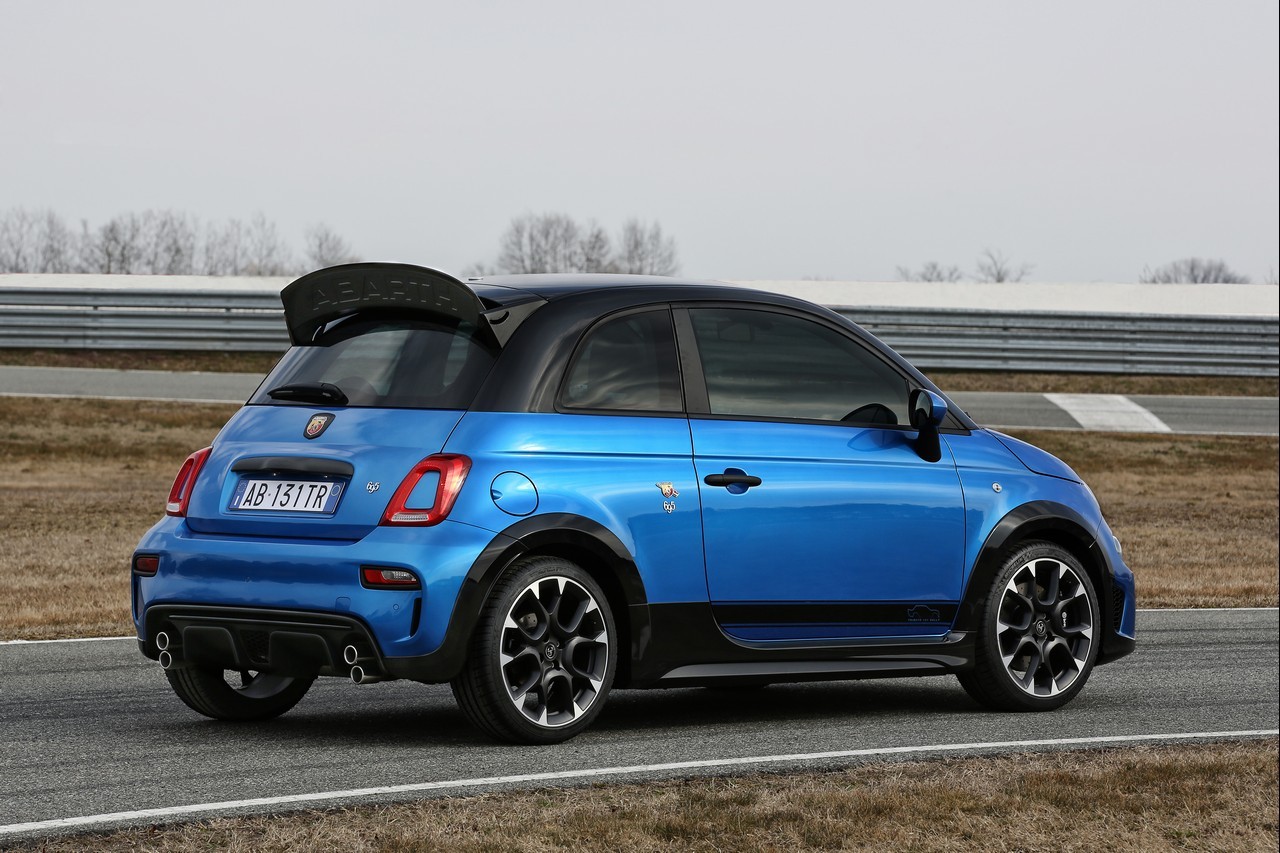 Abarth 695 Tributo 131 Rally 2022: immagini ufficiali