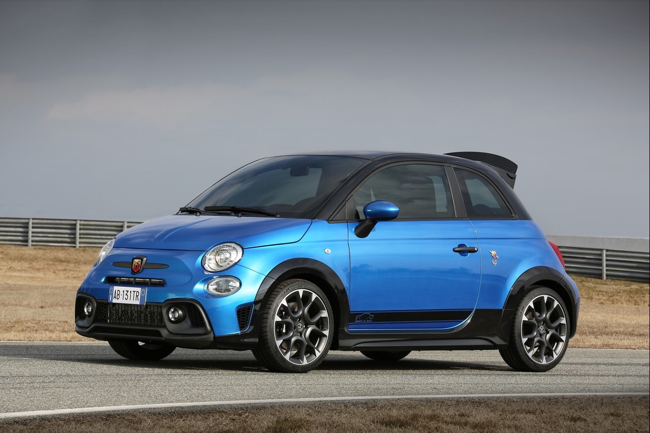 Abarth 695 Tributo 131 Rally 2022: immagini ufficiali