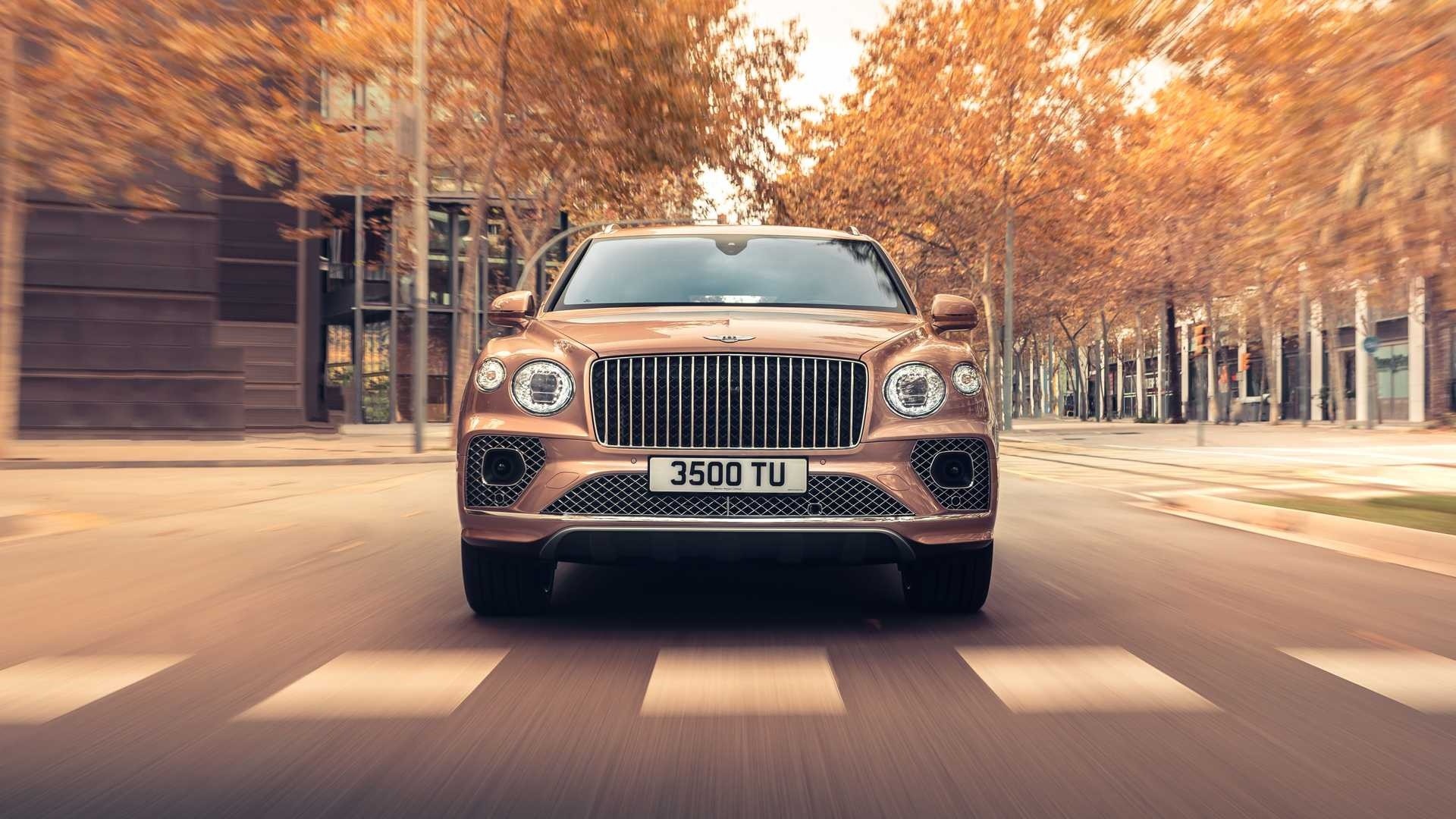 Bentley Bentayga EWB: le immagini ufficiali