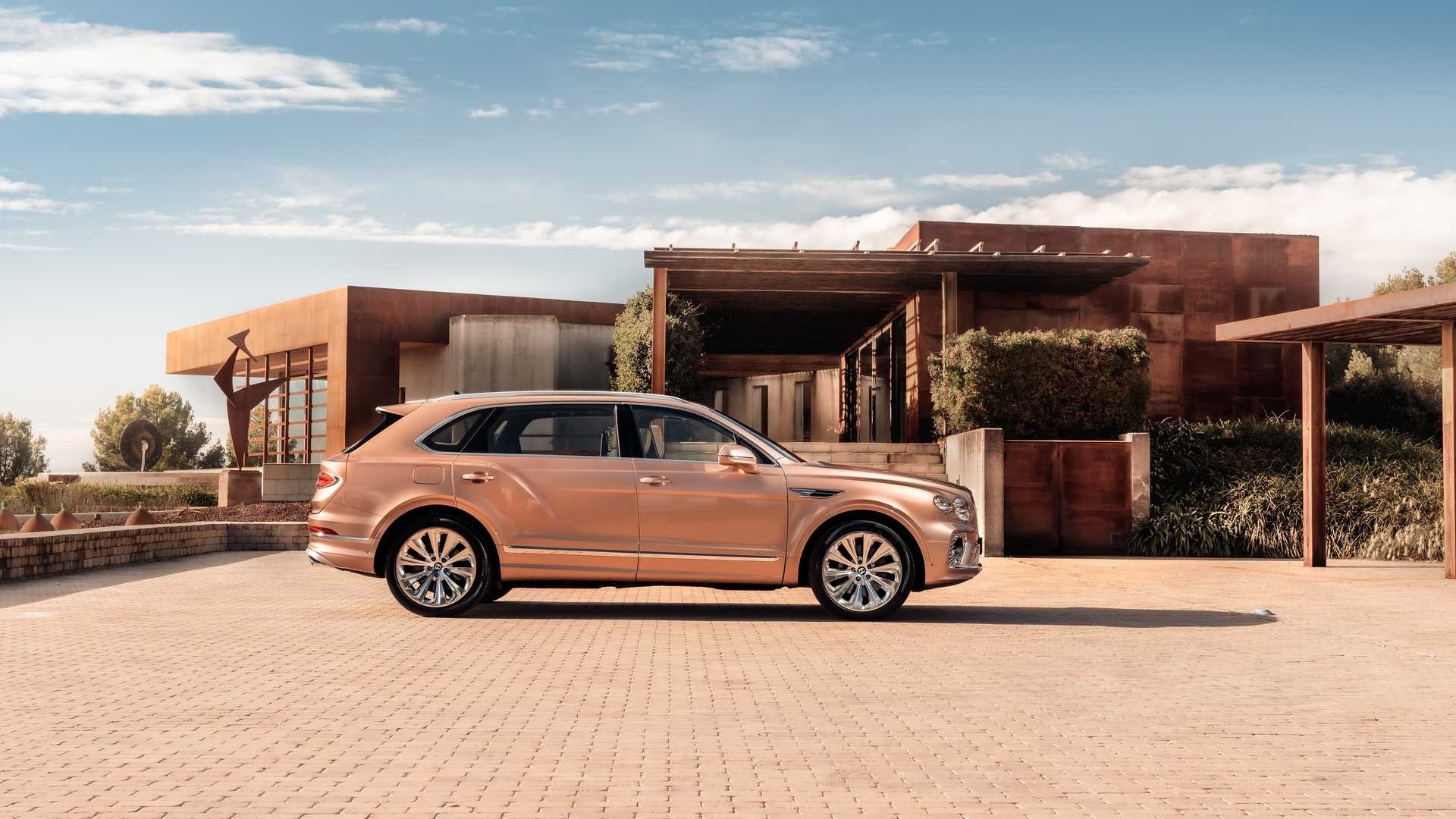 Bentley Bentayga EWB: le immagini ufficiali