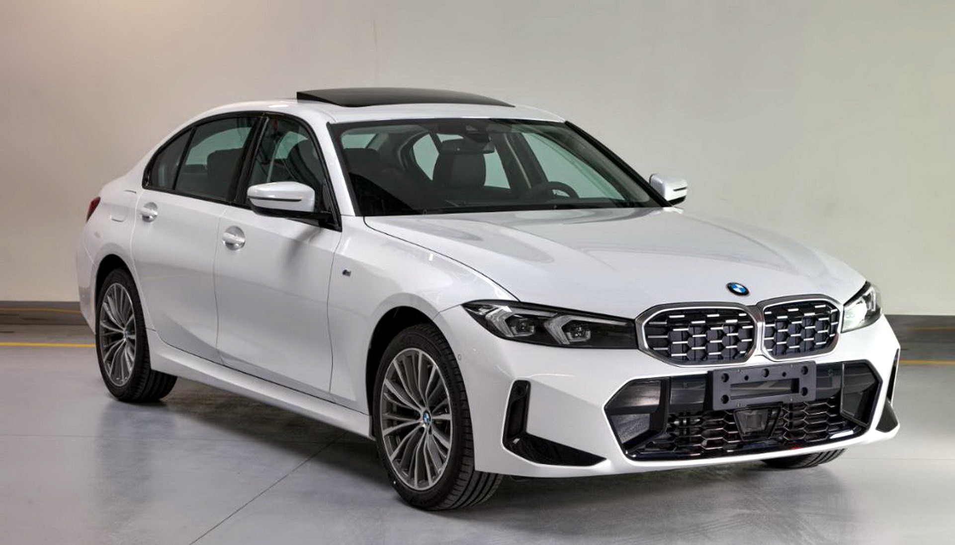 BMW Serie 3: le foto del restyling