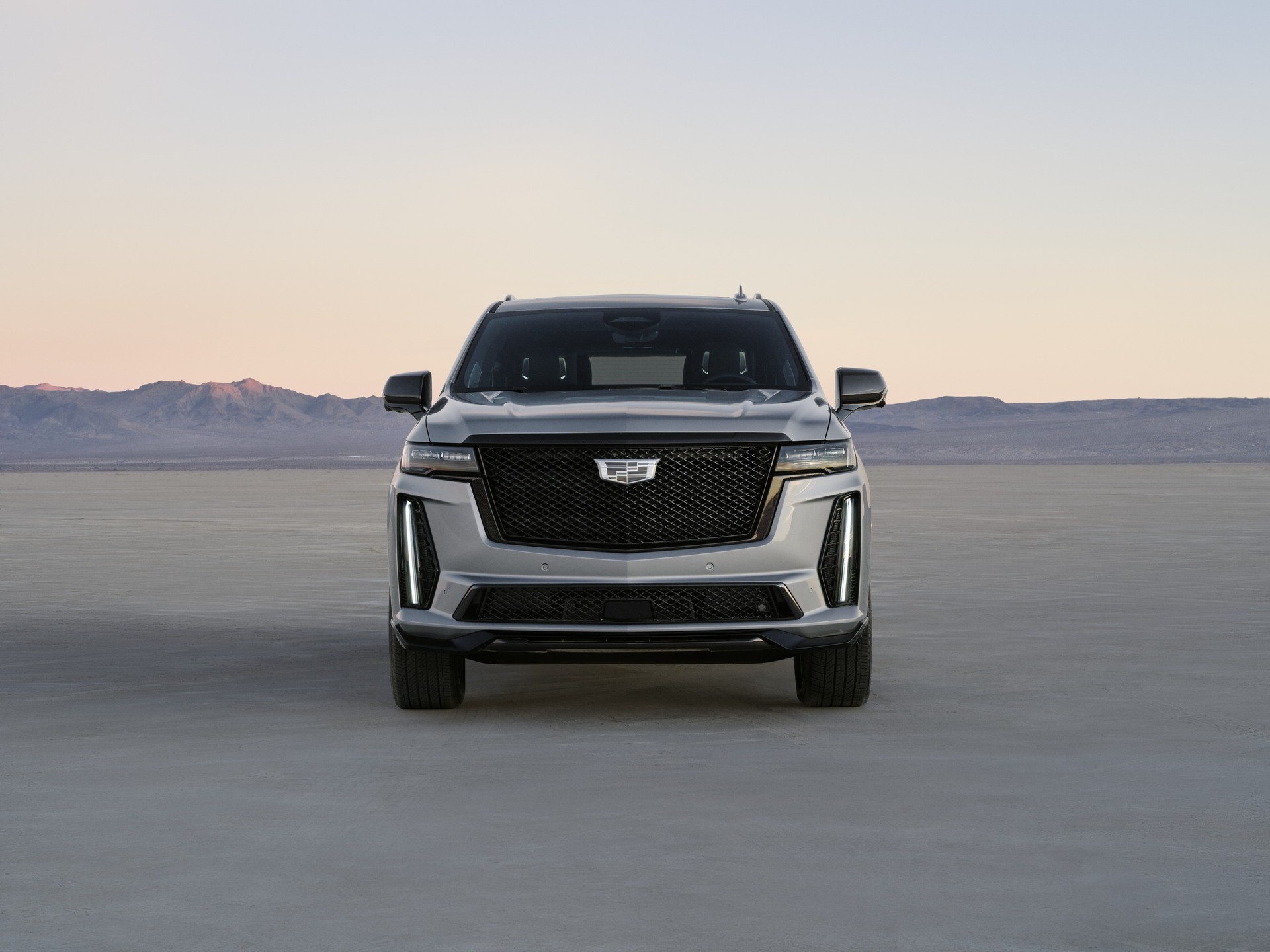 Cadillac Escalade-V: immagini ufficiali