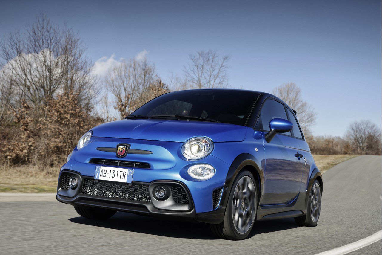 Abarth 695 Tributo 131 Rally 2022: immagini ufficiali