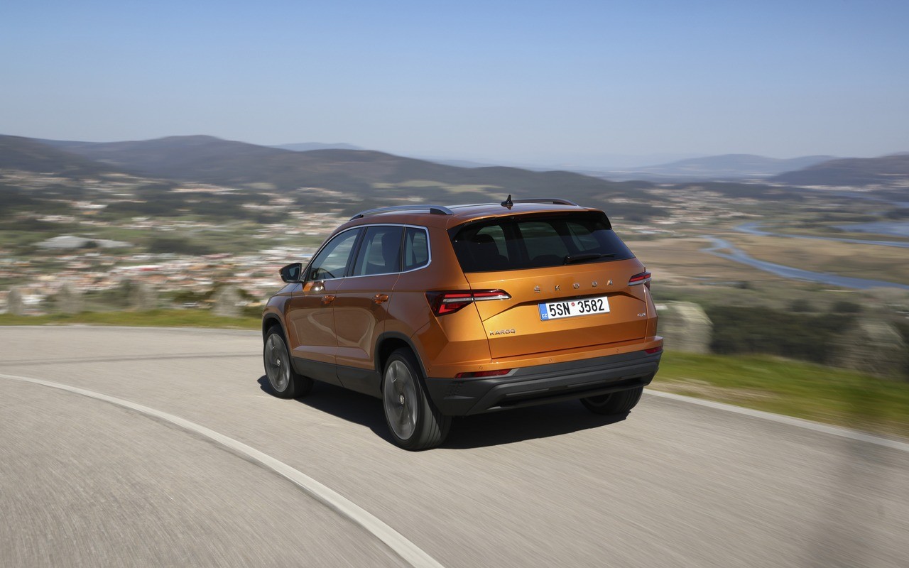 Nuova Skoda Karoq 2022: immagini ufficiali inedite