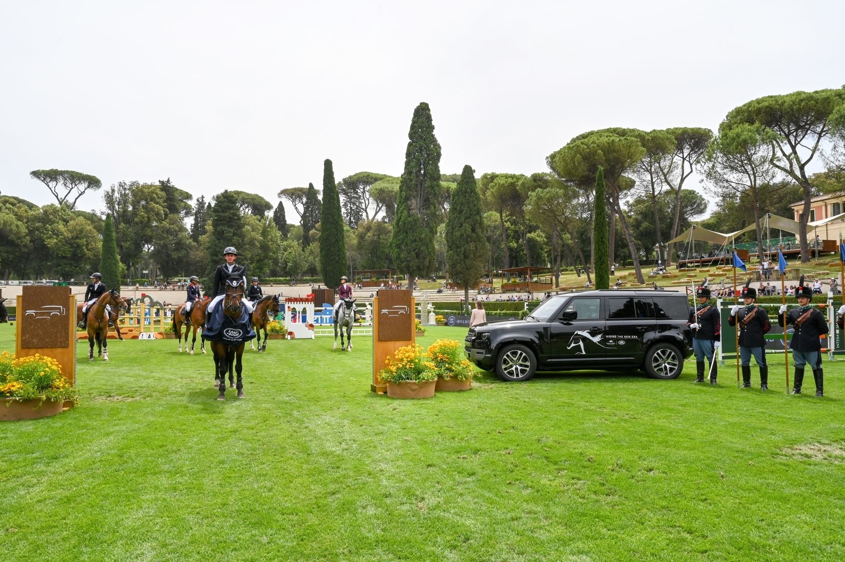 Land Rover protagonista a Piazza di Siena