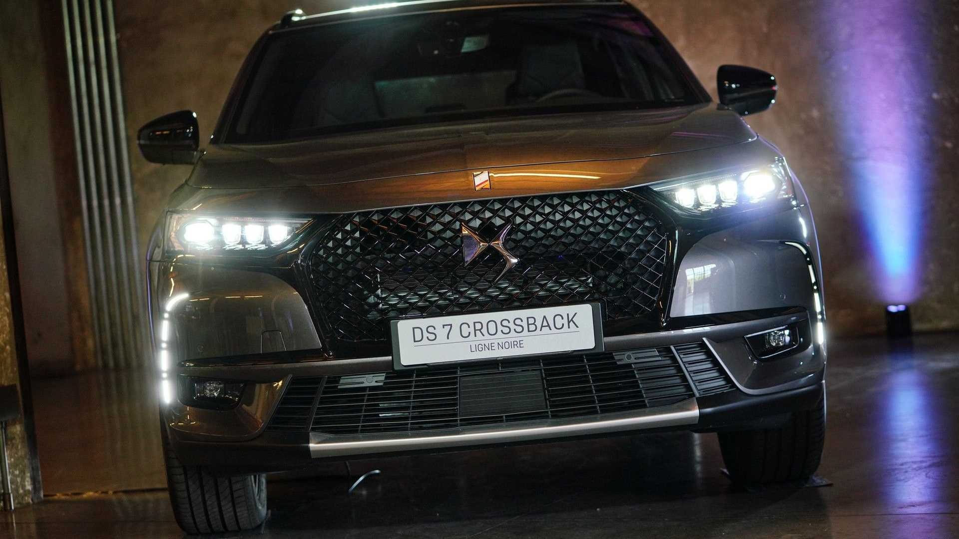 DS 3 Crossback Toits de Paris e la DS 7 Crossback Ligne Noire: le immagini ufficiali