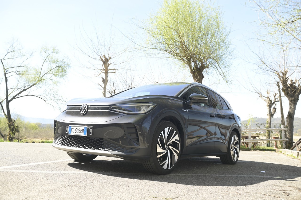 Volkswagen ID.4: la prova su strada