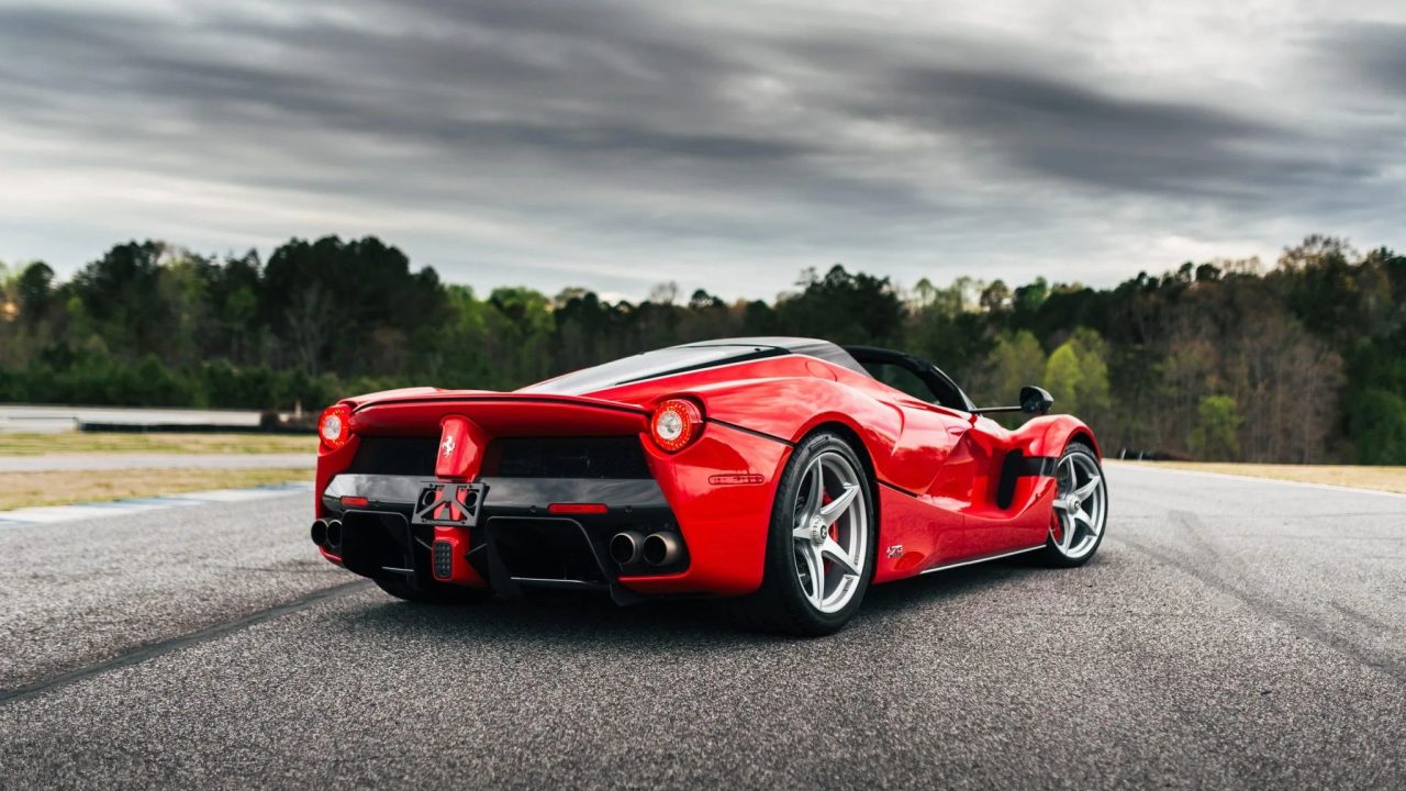 Ferrari LaFerrari Aperta in vendita: le immagini