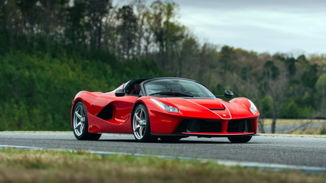 Ferrari LaFerrari Aperta in vendita: le immagini