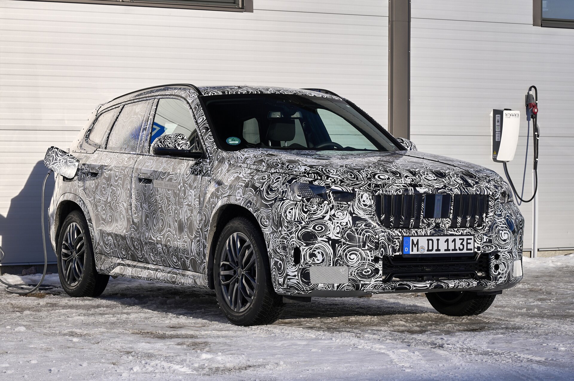 BMW iX1: le foto spia ufficiali