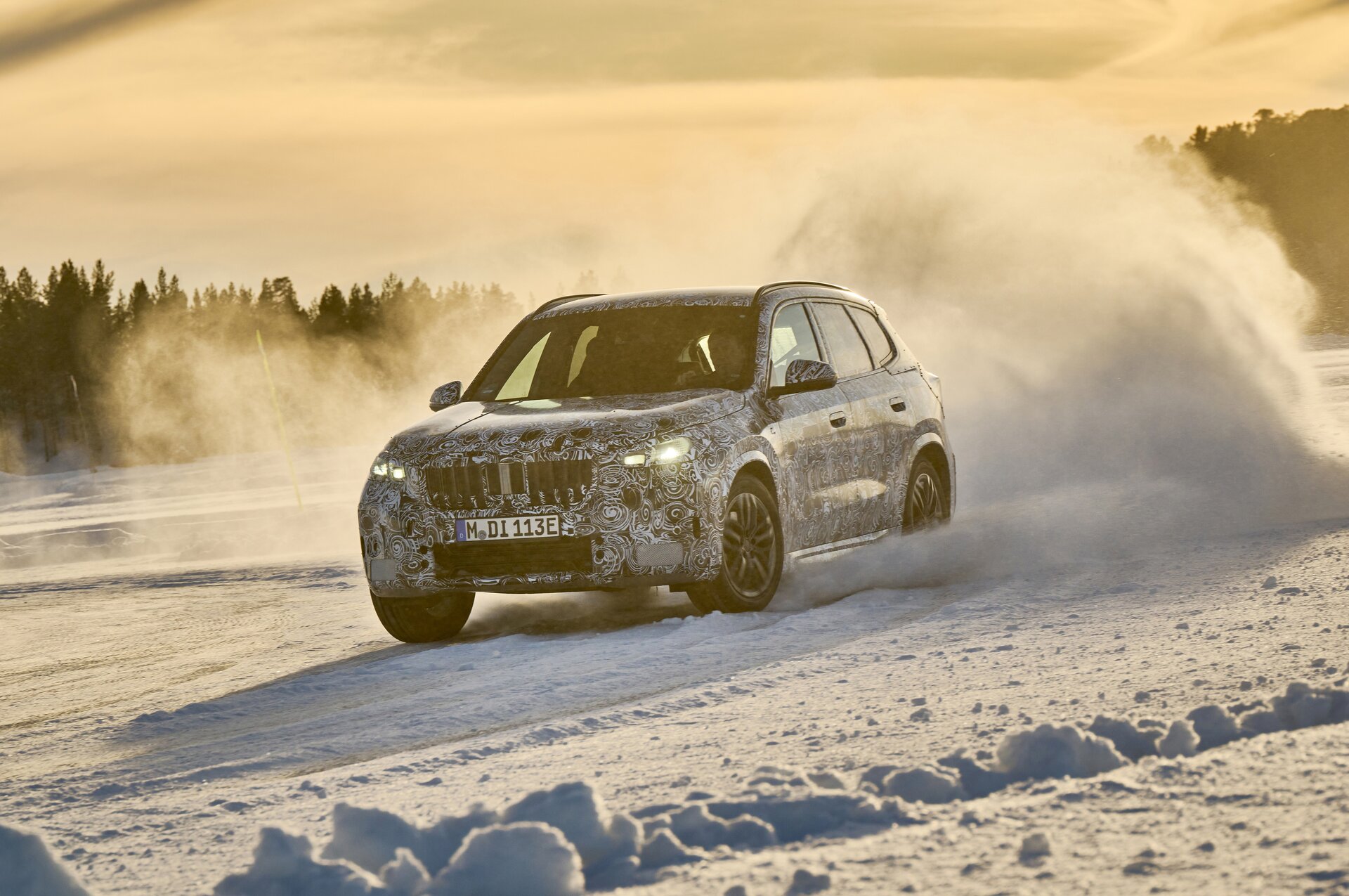 BMW iX1, le foto spia ufficiali