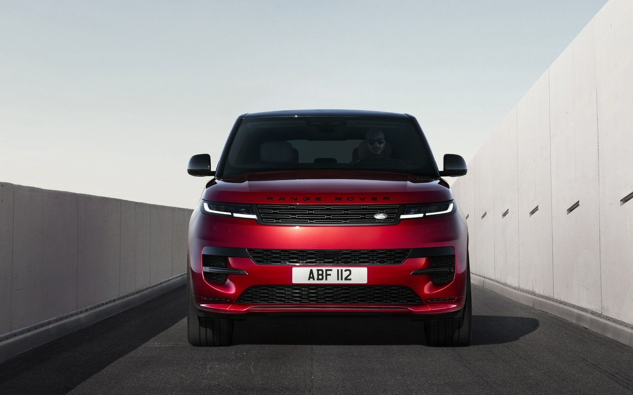 Nuova Range Rover Sport 2022: le immagini ufficiali