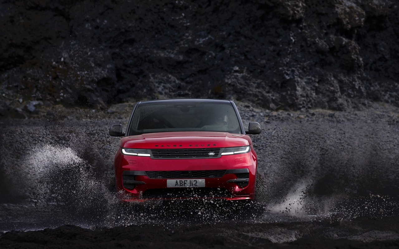 Nuova Range Rover Sport 2022: le immagini ufficiali