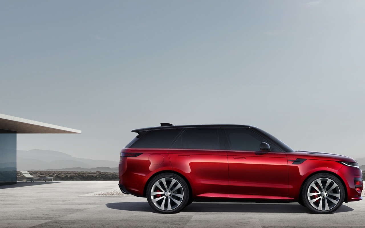 Nuova Range Rover Sport 2022: le immagini ufficiali