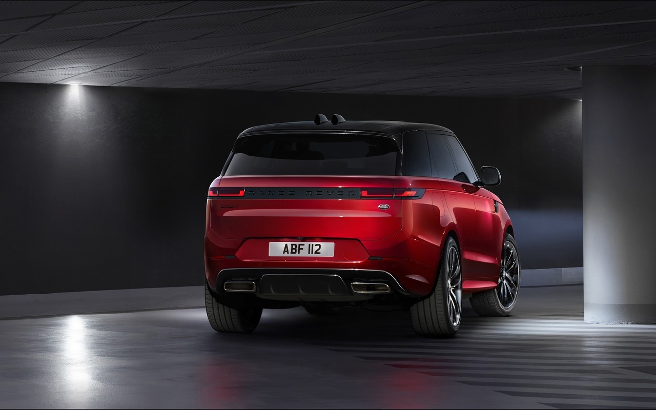 Nuova Range Rover Sport 2022: le immagini ufficiali