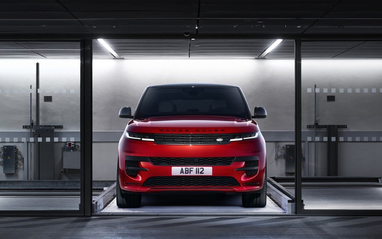 Nuova Range Rover Sport 2022: le immagini ufficiali