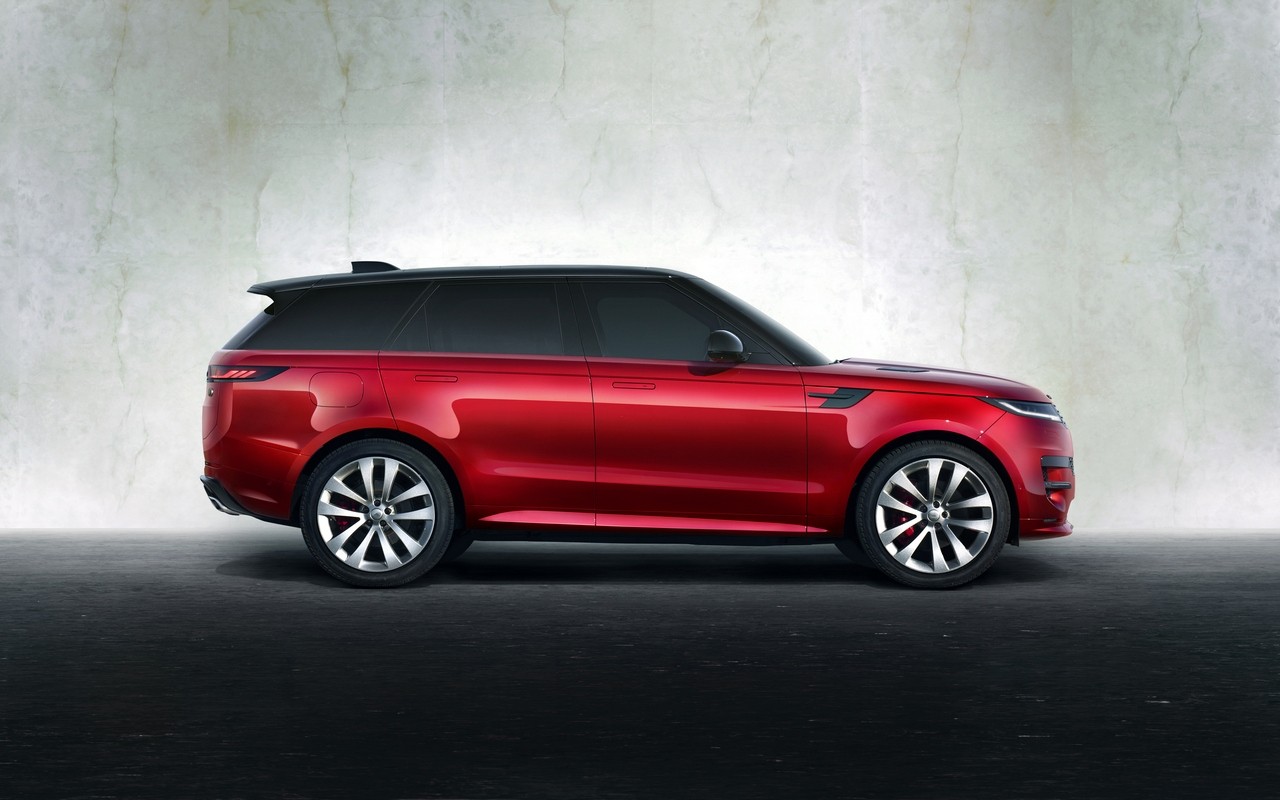 Nuova Range Rover Sport 2022: le immagini ufficiali