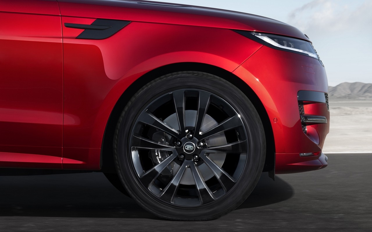 Nuova Range Rover Sport 2022: le immagini ufficiali