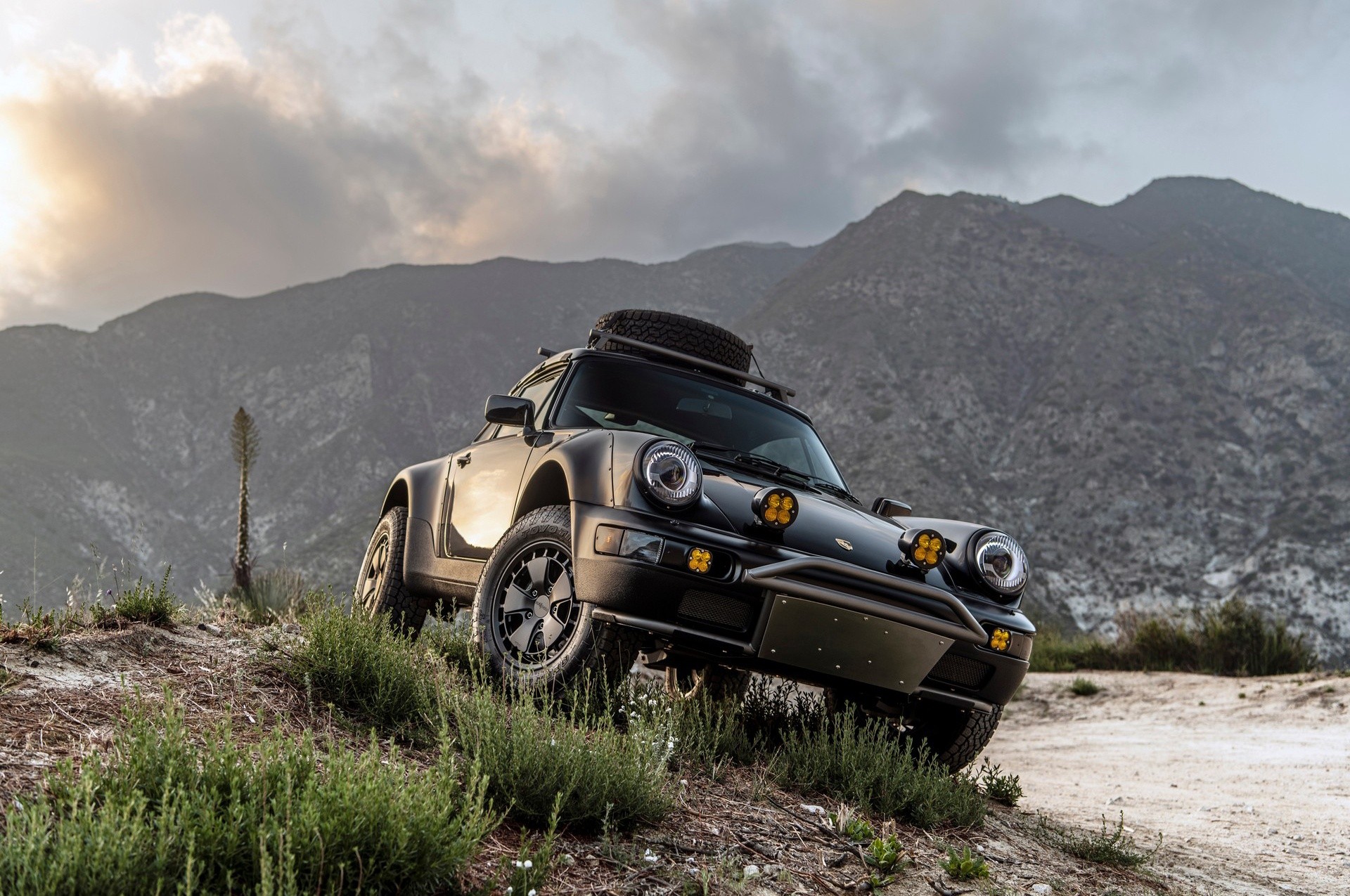 Porsche 964 Safari Sportsman: le immagini