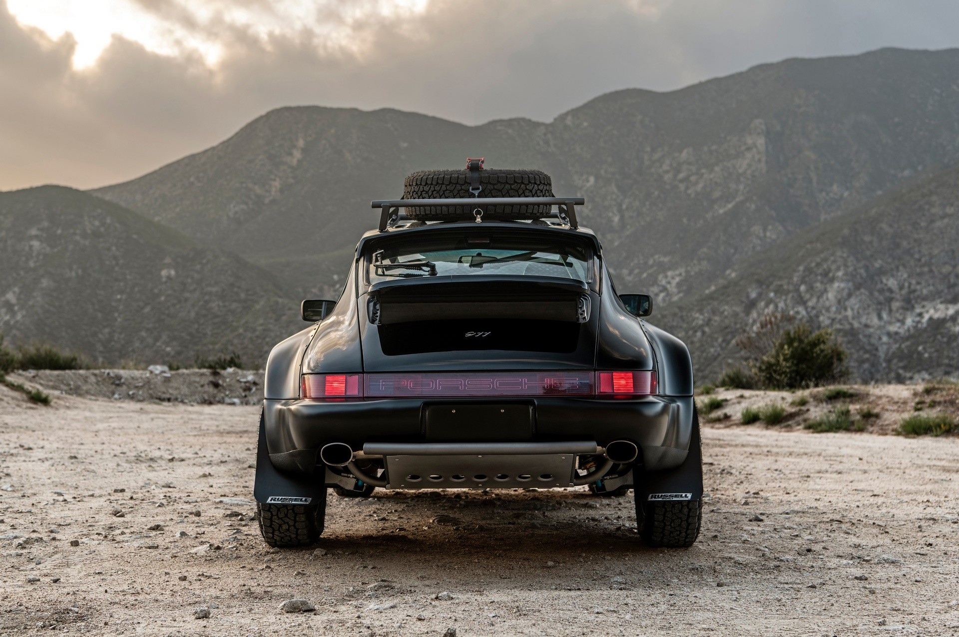 Porsche 964 Safari Sportsman: le immagini