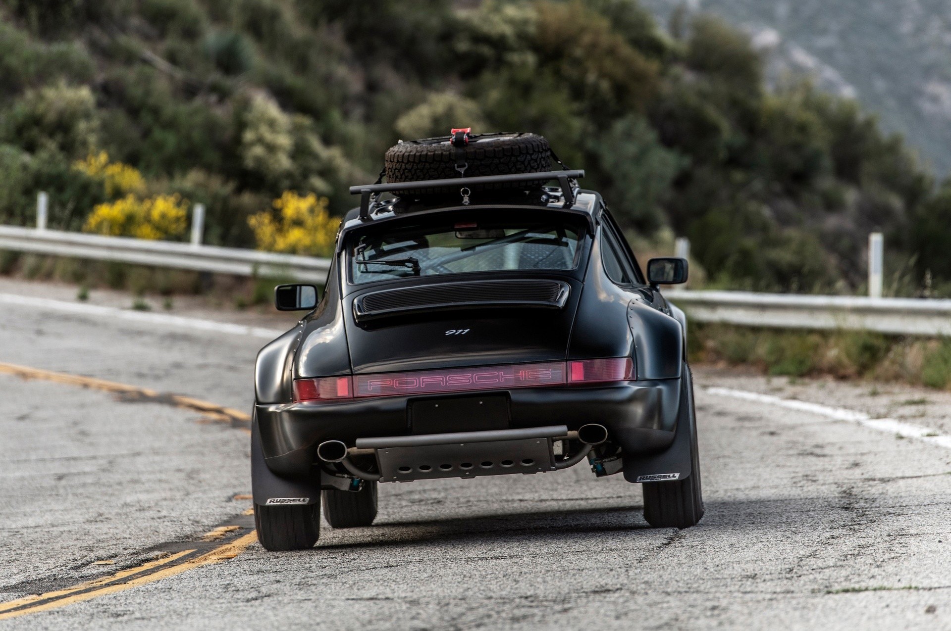 Porsche 964 Safari Sportsman: le immagini